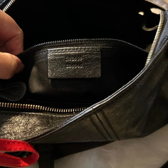 Authentic Alexander McQueen Patent Leather Swagger Handle Bag - Picture 2 of 6